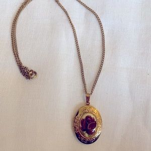 Necklace locket with rose